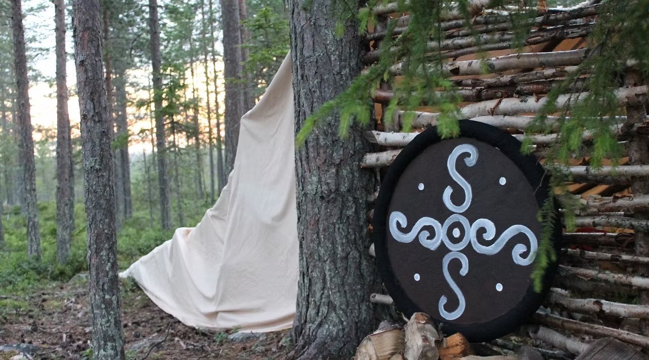 Lajvare i historiska kläder